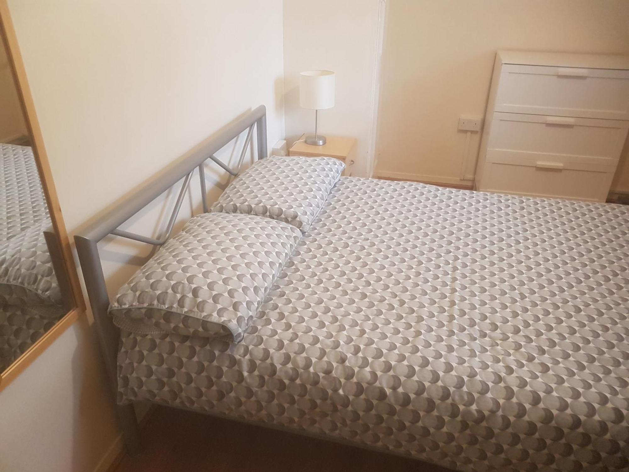 White Private Homestay London